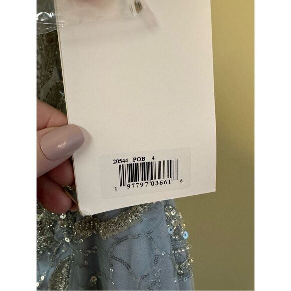 Mac Duggal NWT Strapless Embellished Trumpet Gown in Powder Blue Size 4 - Picture 8 of 9